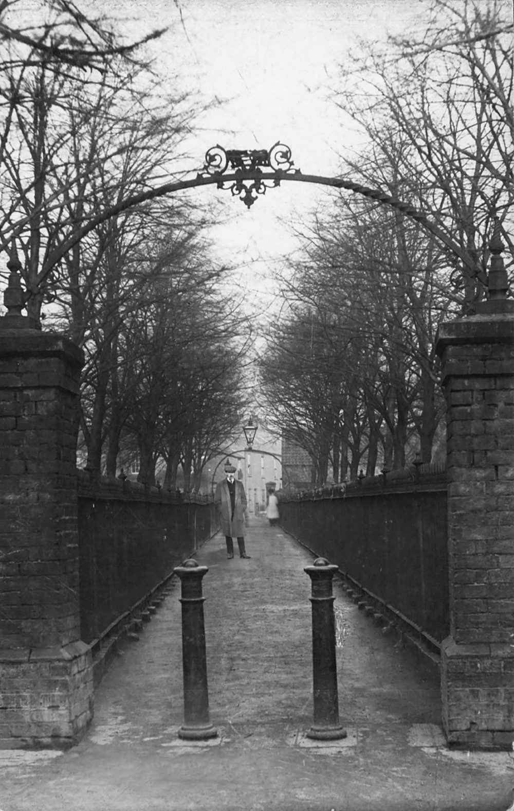 the pathway through the old Parish Graveyard at the top of Cowgate