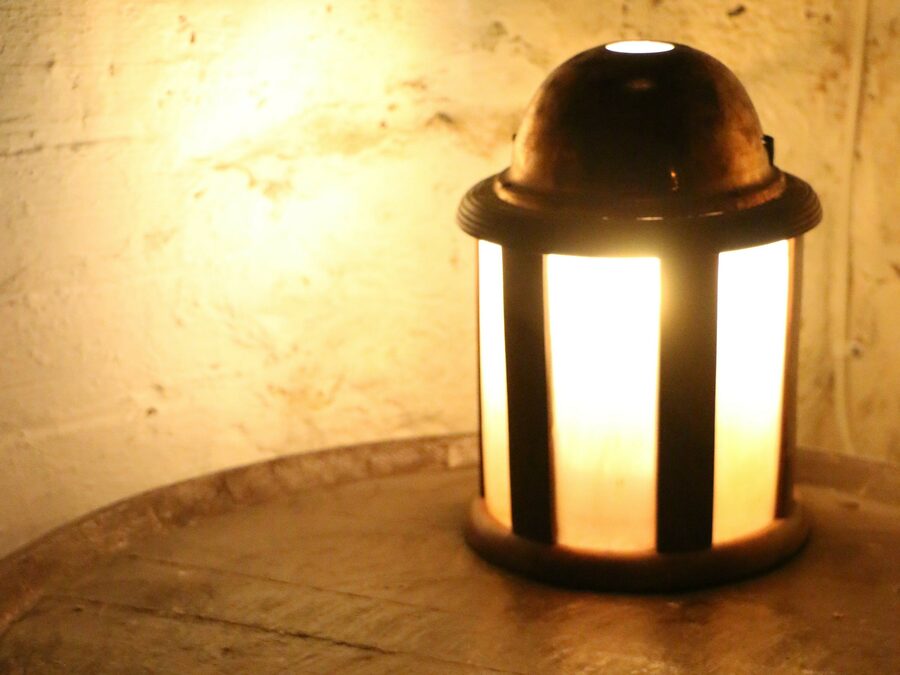 Candlelit Ghost Tour with a glass of wine (Age 18+)